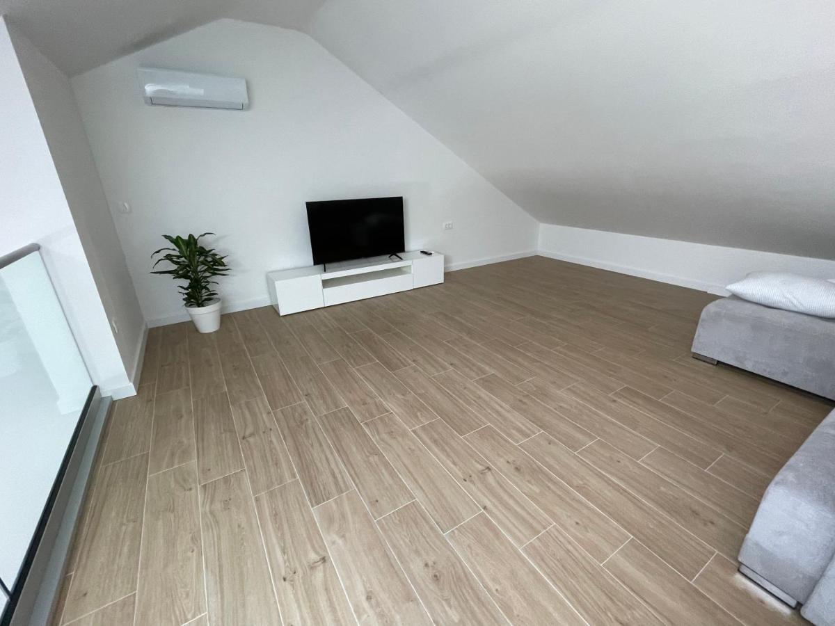 Galeria Apartment Podstrana Buitenkant foto
